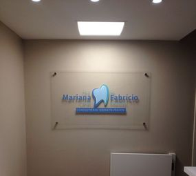 Dra. Mariana e Dr. Fabrício - Consultório Odontológico