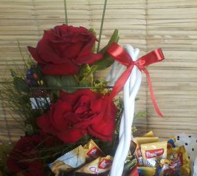 Confecção de Arranjos Florais  Floricultura Anie Flores, São José