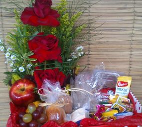 Confecção de Arranjos de Flores Floricultura Anie Flores, São José