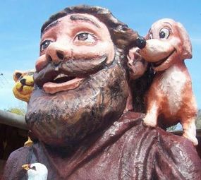 Estátua de São Francisco, by mestre Toninho Esculturas.