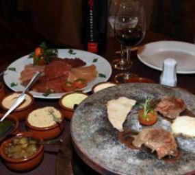 Swiss Cottage Restaurant - Restaurante Internacional photo 7