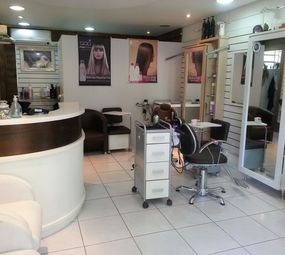 Lu Club Hair photo 3